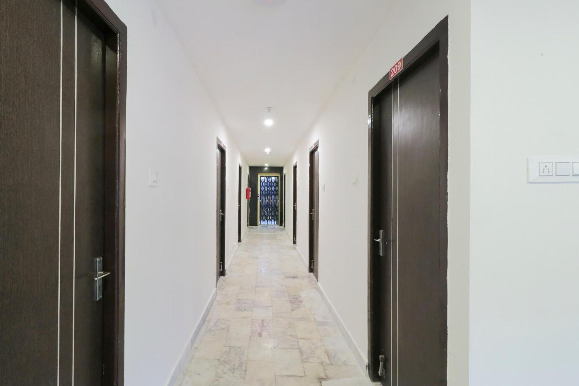 Hotel O Akshaya Elite Vijayawāda Esterno foto