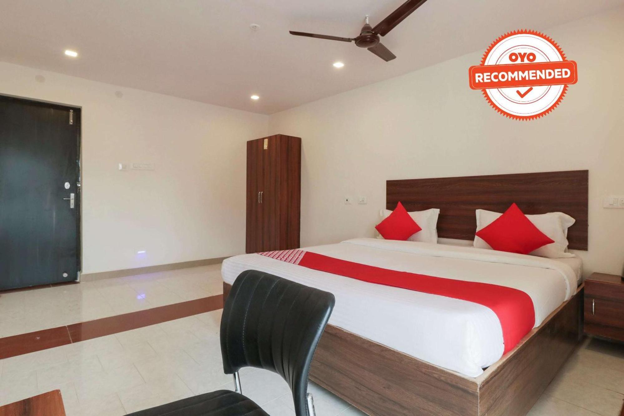 Hotel O Akshaya Elite Vijayawāda Esterno foto