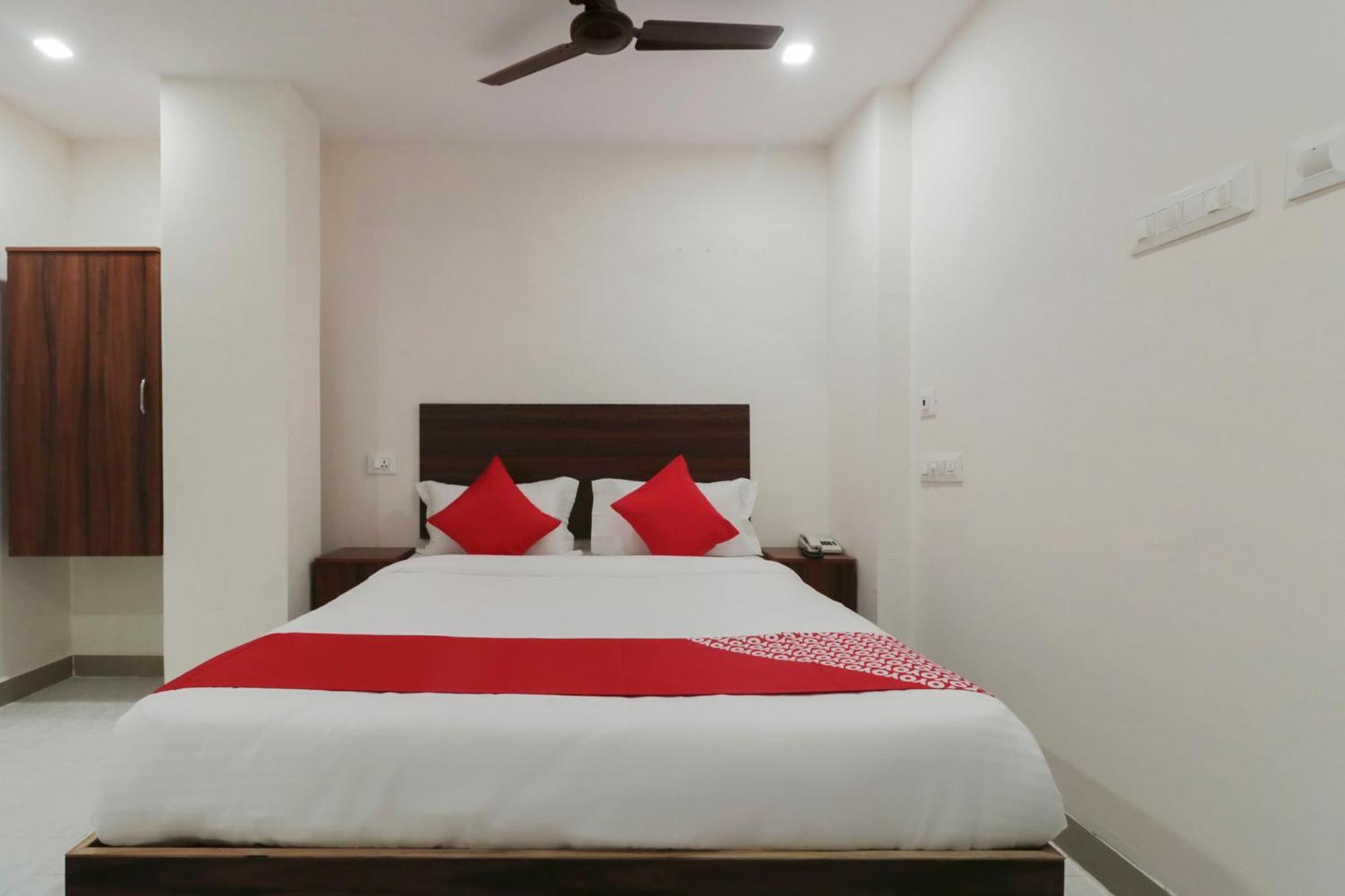 Hotel O Akshaya Elite Vijayawāda Esterno foto