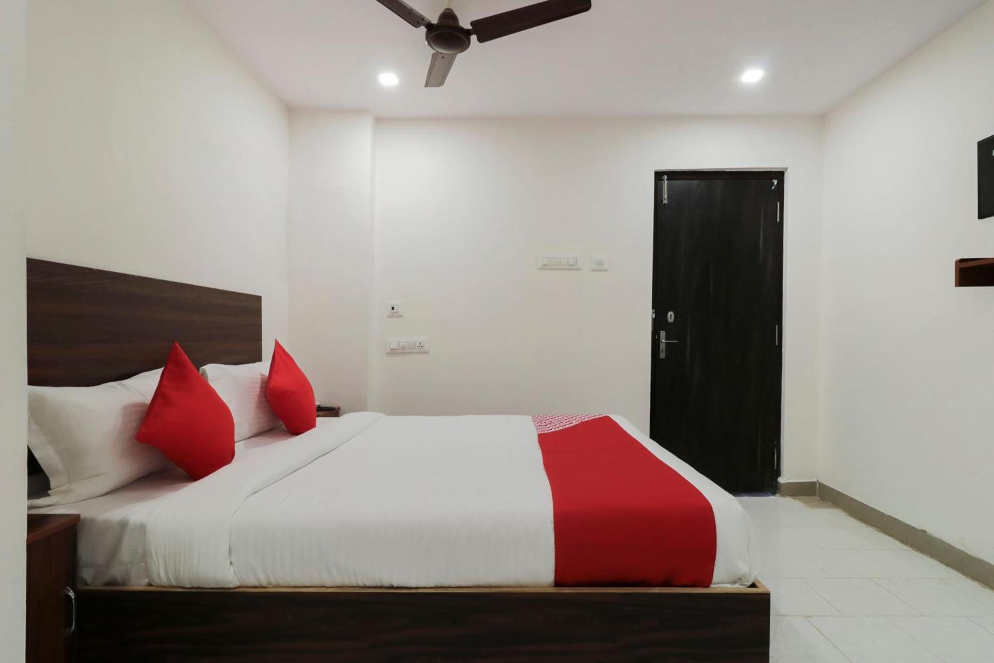 Hotel O Akshaya Elite Vijayawāda Esterno foto