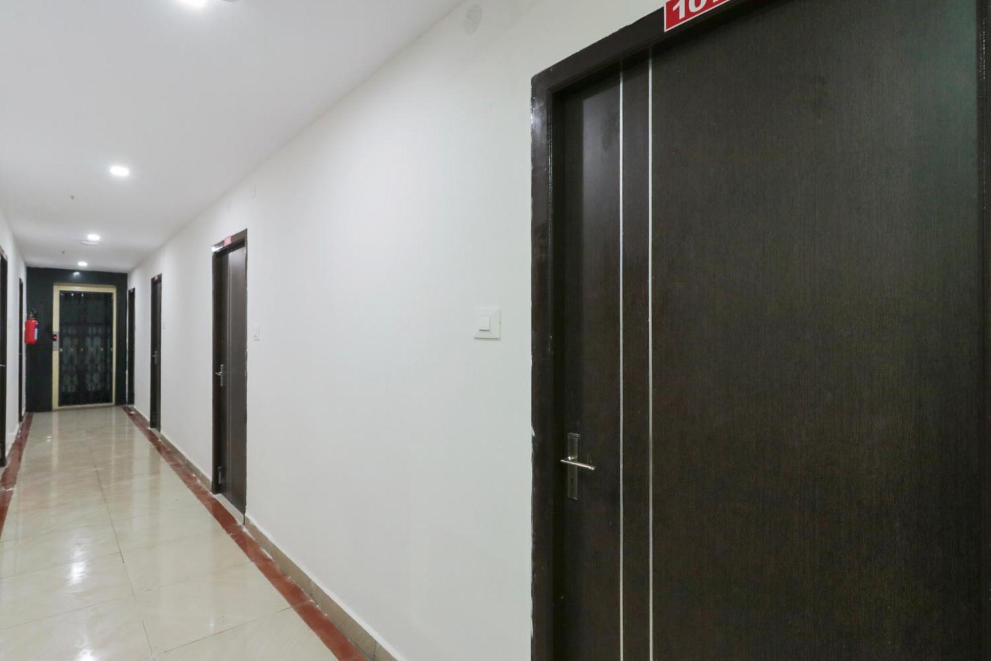 Hotel O Akshaya Elite Vijayawāda Esterno foto
