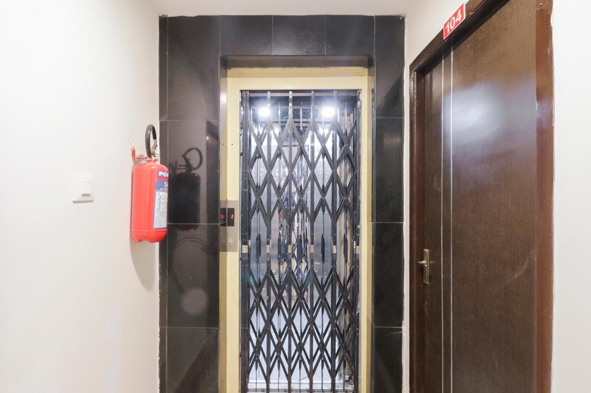Hotel O Akshaya Elite Vijayawāda Esterno foto